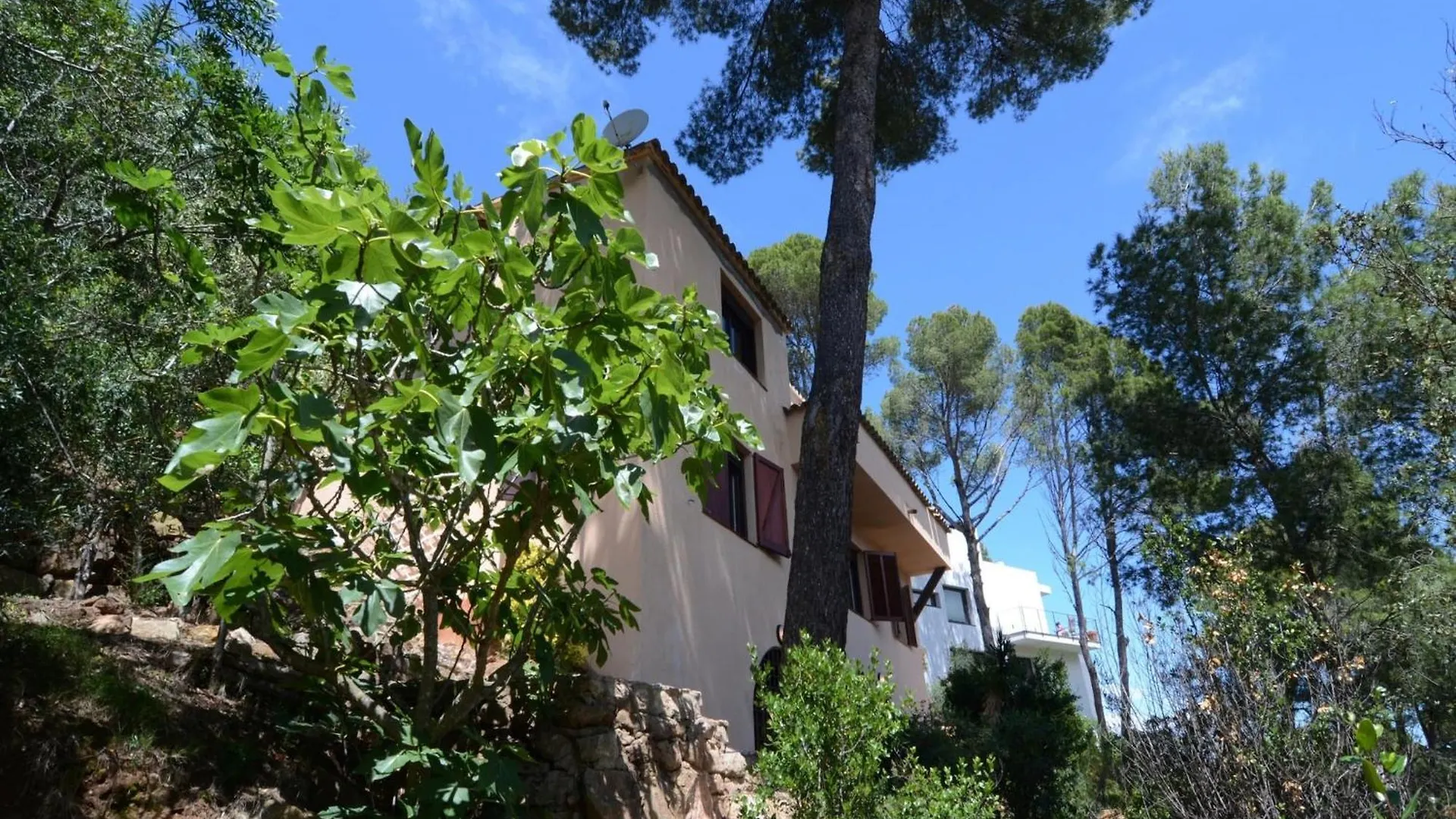 The House In Pals Has 3 Bedrooms 度假居